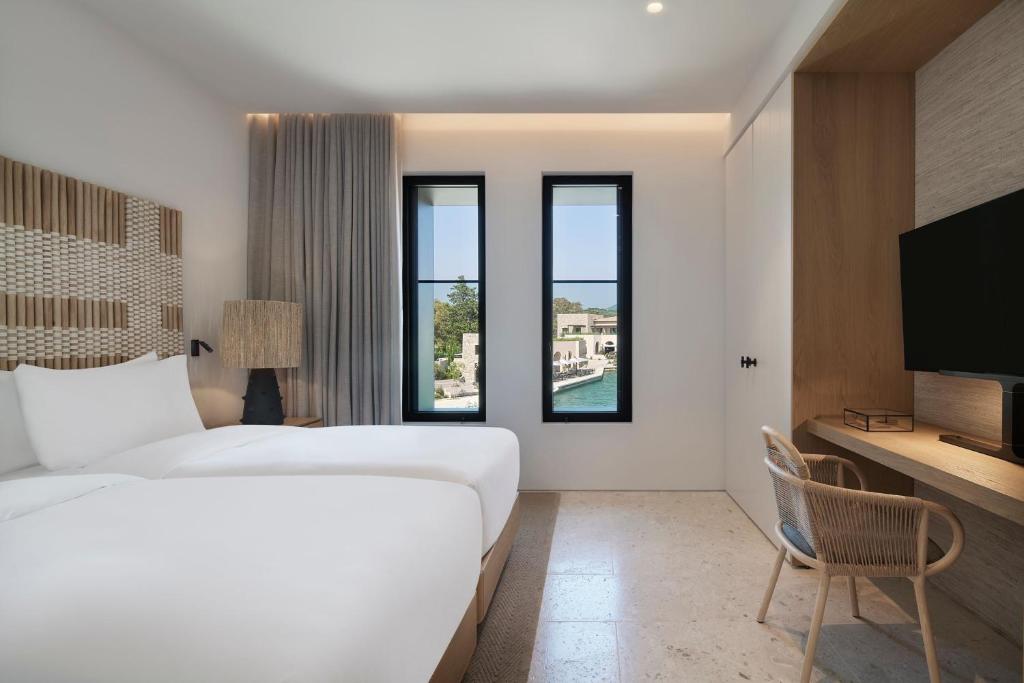 W Costa Navarino - WOW Agora Bayfront Rooftop Infinity 2-bed Suite