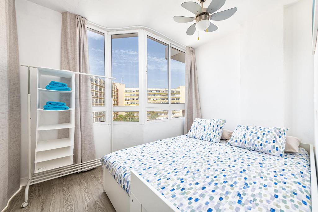 Posteľ alebo postele v izbe v ubytovaní Apartamento céntrico en Playa Del Inglés