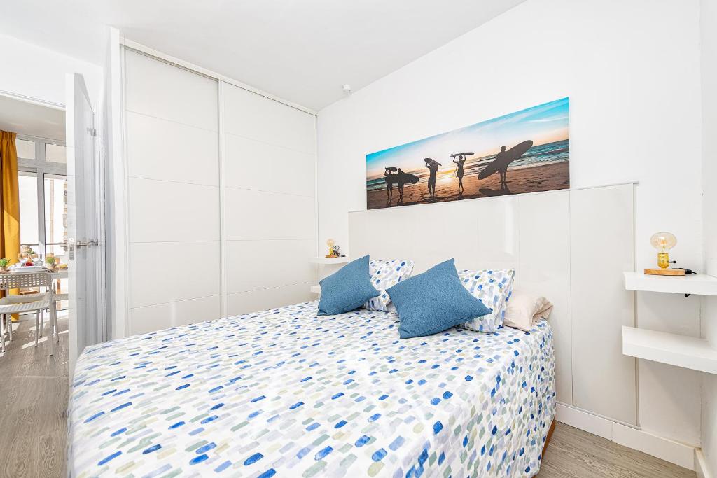 Posteľ alebo postele v izbe v ubytovaní Apartamento céntrico en Playa Del Inglés