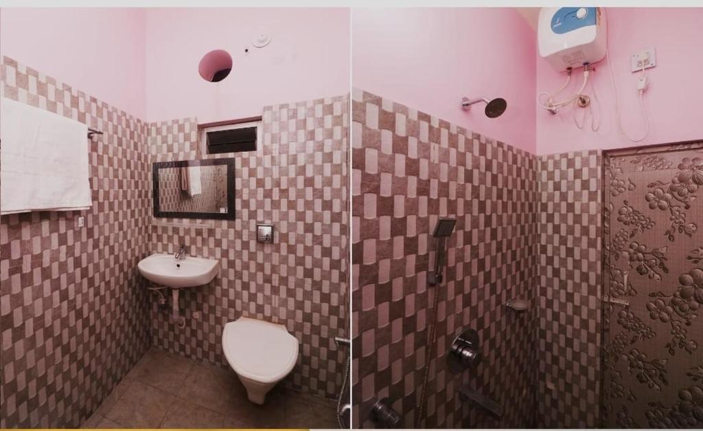 Koupelna v ubytování HOTEL AYUSH INTERNATIONAL