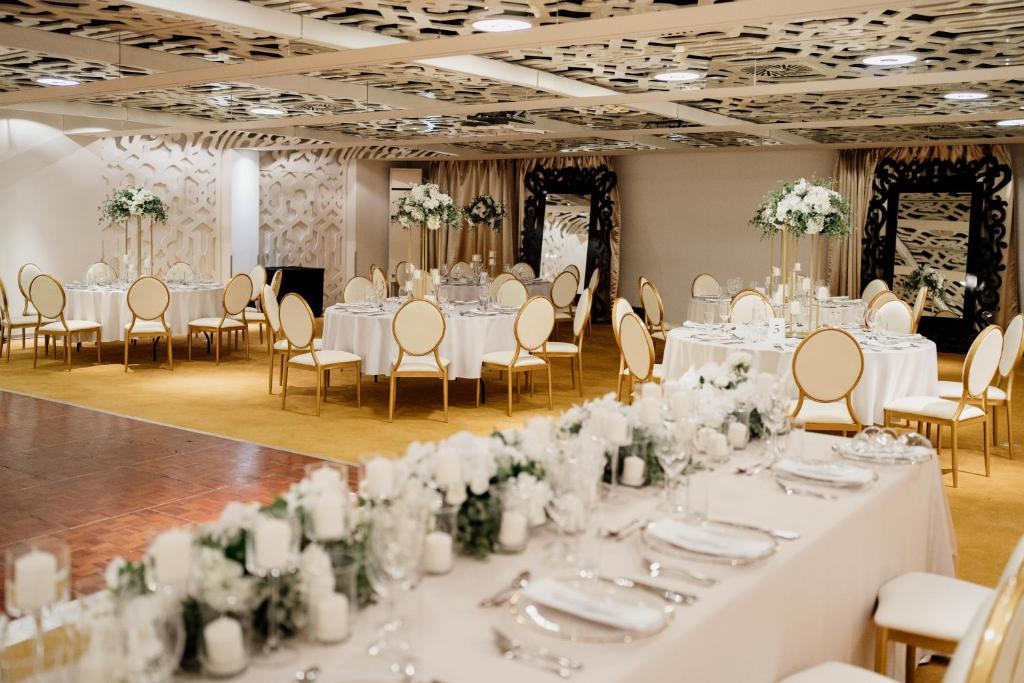 Zijin Hotel Belgrade - Resim 39