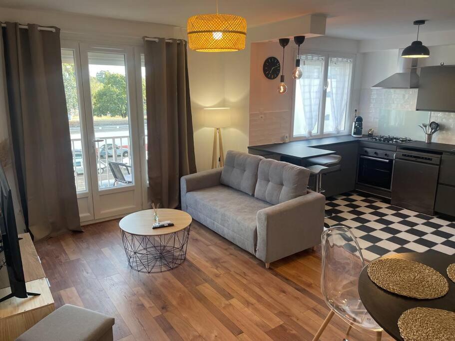 Χώρος καθιστικού στο Bel appartement Meyzieu centre proche Tramway