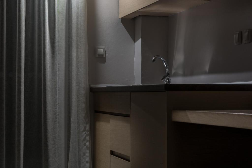 Sea View Hotel & Apartments - 8