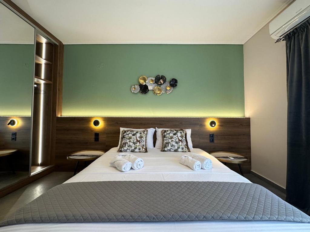 Łóżko lub łóżka w pokoju w obiekcie Top Line & Modern Apartments in Ioannina
