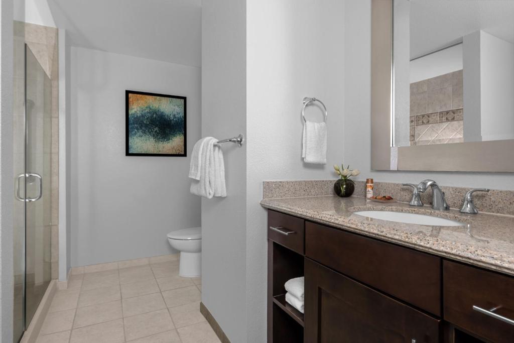 Ein Badezimmer in der Unterkunft Marriott&#39;s Grand Chateau