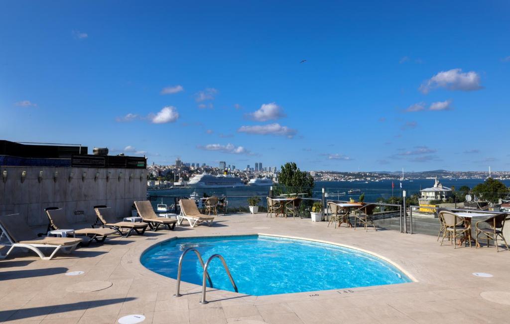 فضای داخلی Orka Royal Hotel & Spa در استانبول - تصویر ۳