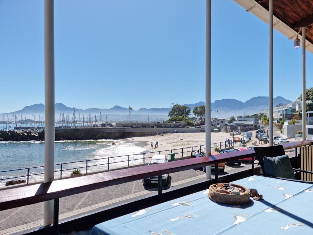 Bikini Beach Holiday Home, Gordonʼs Bay Updated 2024 Prices