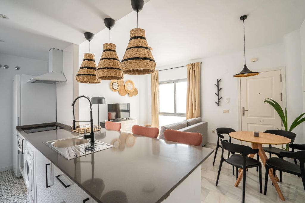 Kuchyň nebo kuchyňský kout v ubytování Stay U-nique Apartment Plaza del Patrocinio