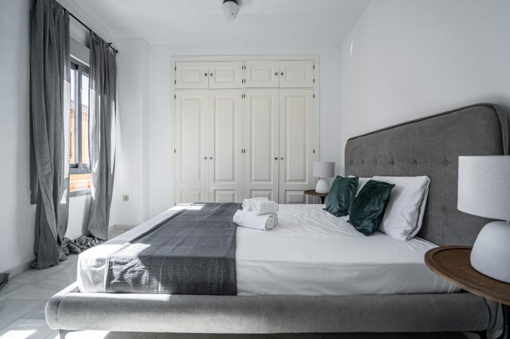 Postel nebo postele na pokoji v ubytování Stay U-nique Apartment Plaza del Patrocinio