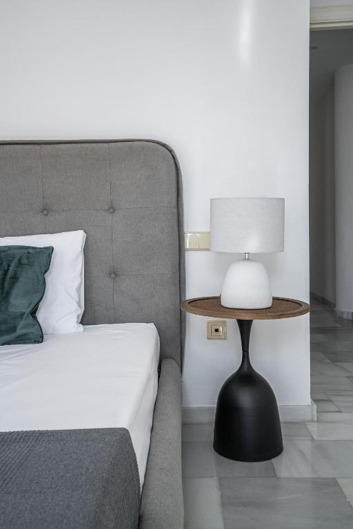 Postel nebo postele na pokoji v ubytování Stay U-nique Apartment Plaza del Patrocinio