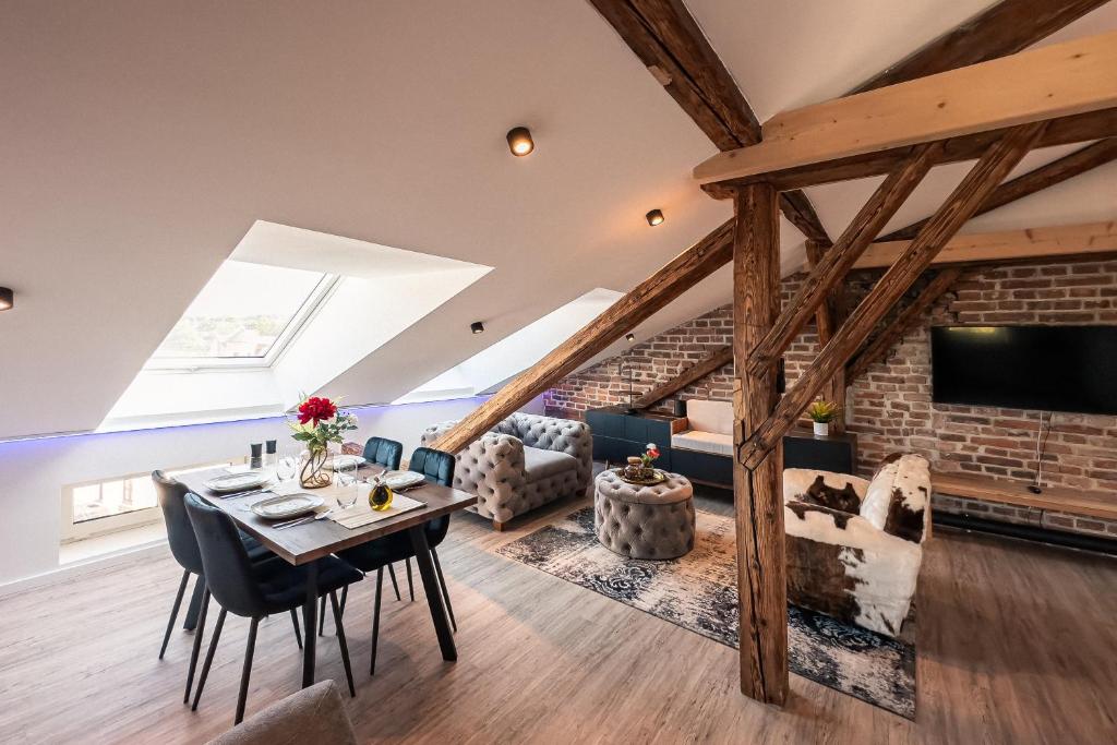 CREST - Riverside Lofts