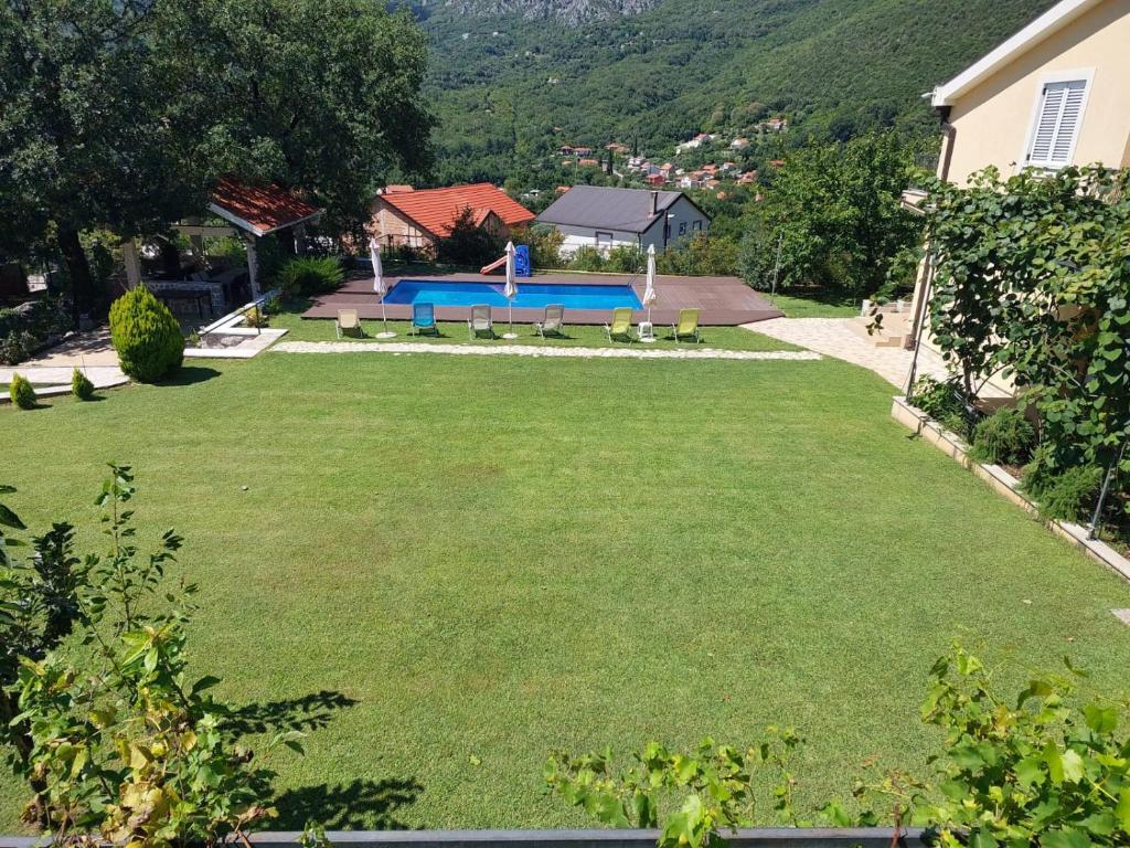 Bazén v ubytování Villa, pool and relax for 12 persons nebo v jeho okolí