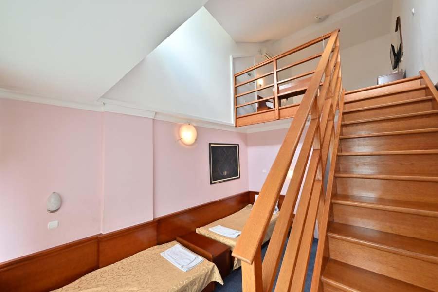 TV a/nebo společenská místnost v ubytování Hotel Norcev