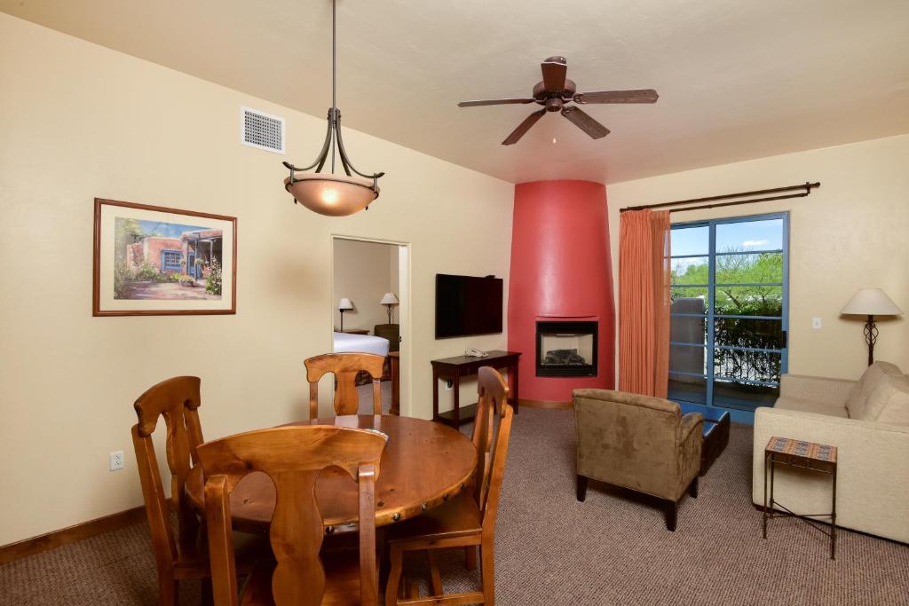 Lodge On The Desert - 