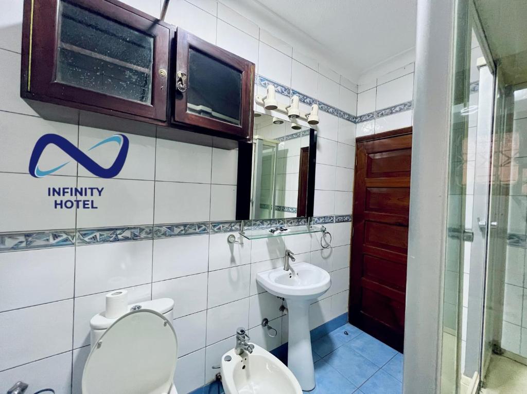 Koupelna v ubytování Infinity Hotel Kampala