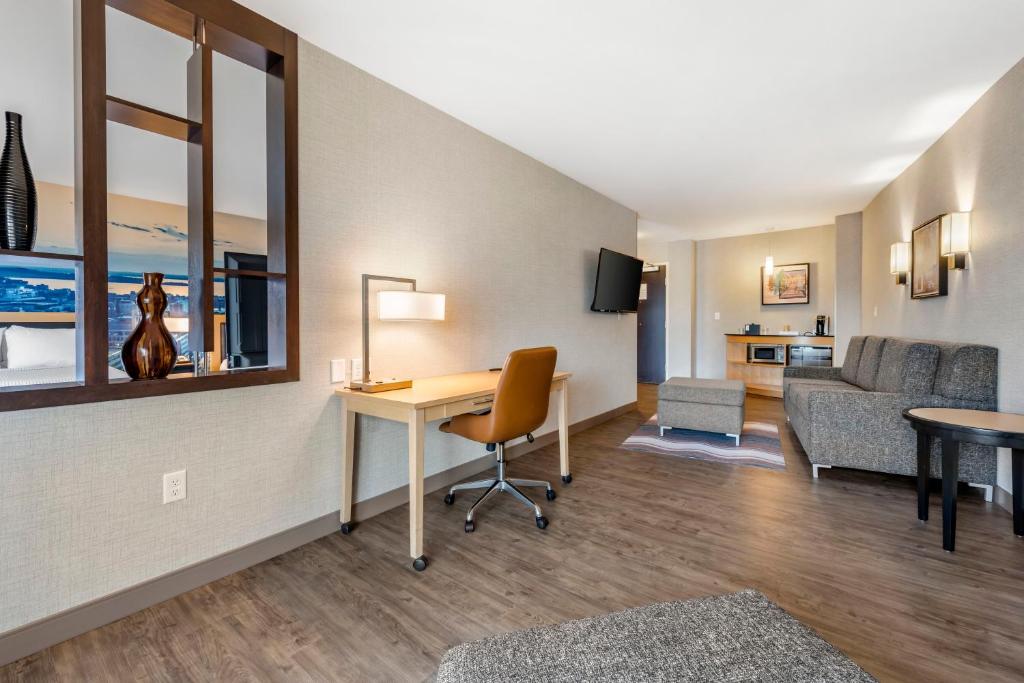 Cambria Hotel Madison East - Suite With Two Queen Beds - Accessible/Non-Smoking