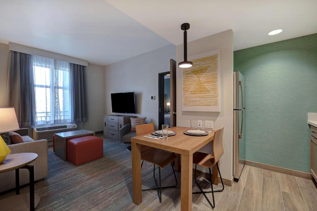 Homewood Suites By Hilton Santa Clarita/Valencia, Ca - Suite Queen Con Bañera