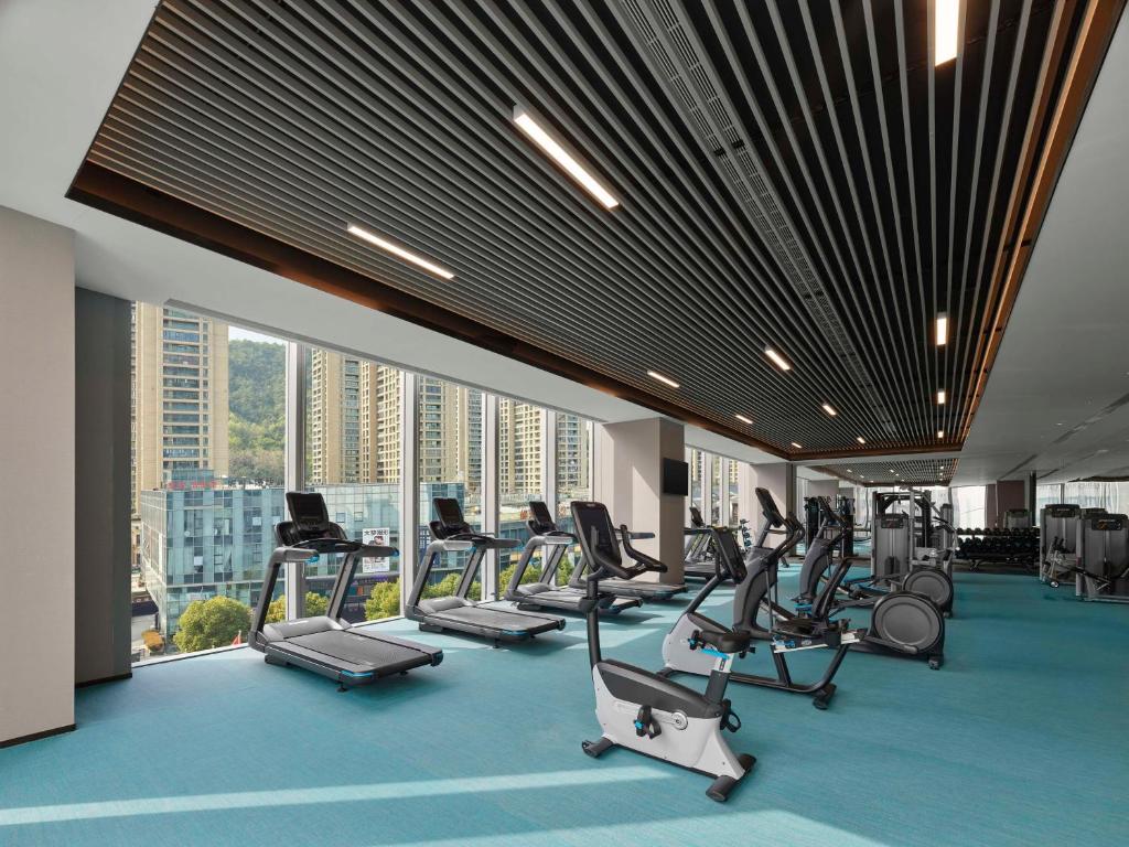 Fitness centrum a/nebo fitness zařízení v ubytování Hilton Zhuji