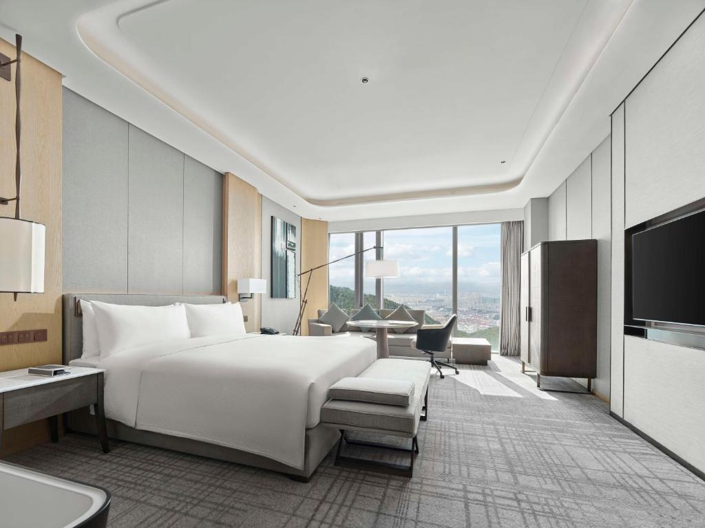 Hilton Zhuji - Deluxe King Room Con Mountain View