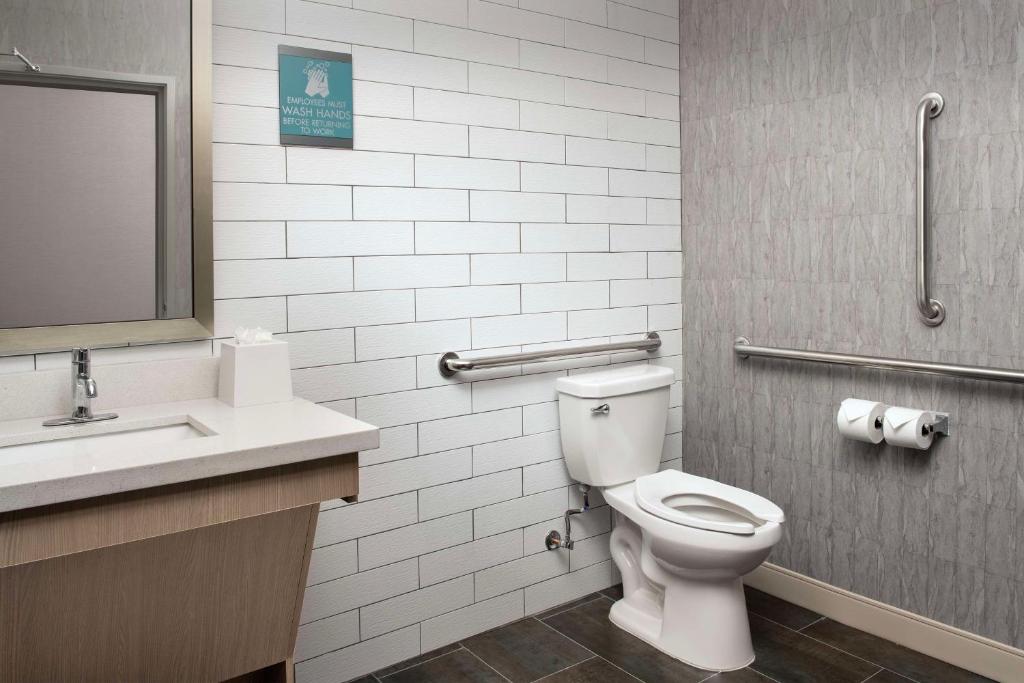 Koupelna v ubytování Home2 Suites By Hilton Flower Mound Dallas
