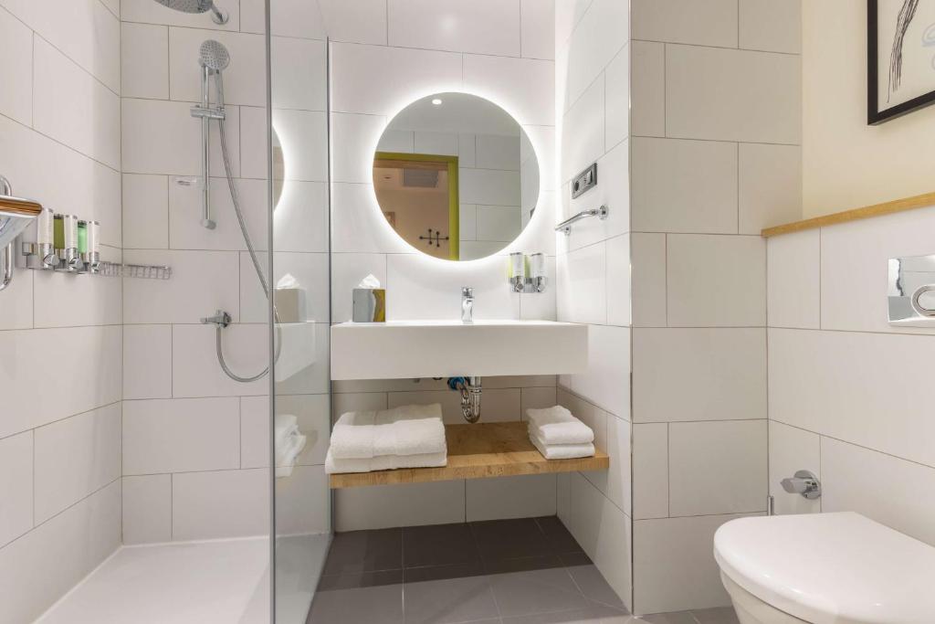 Kylpyhuone majoituspaikassa Hampton By Hilton Cerkezkoy