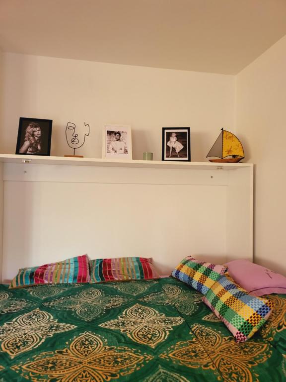 Dolly Apartment Airport - 18