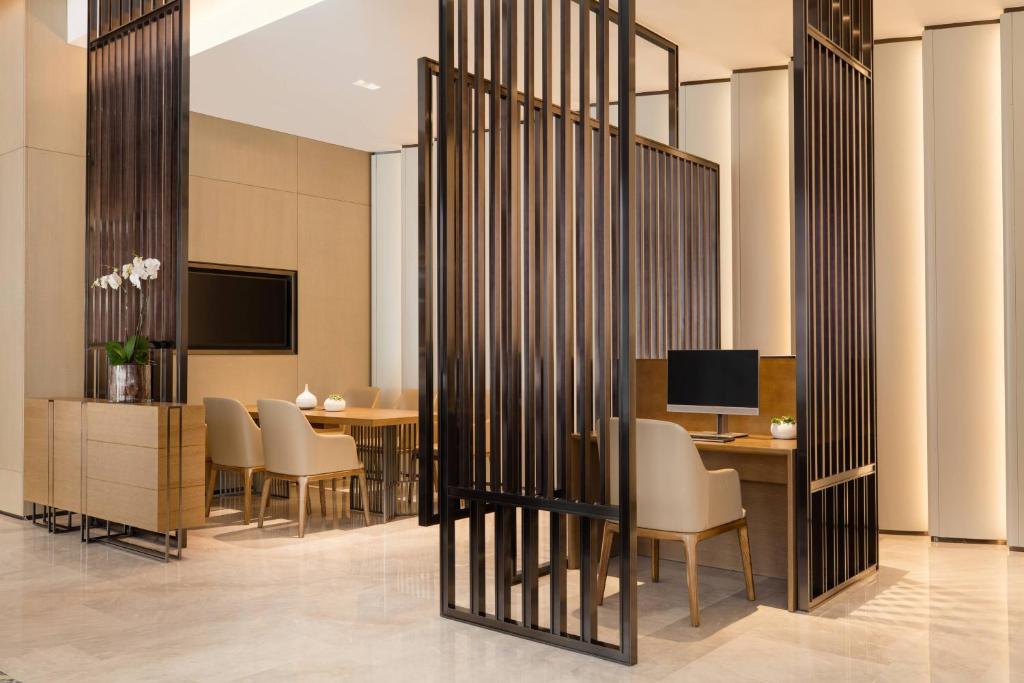 TV a/nebo společenská místnost v ubytování Courtyard by Marriott Shenzhen Northwest