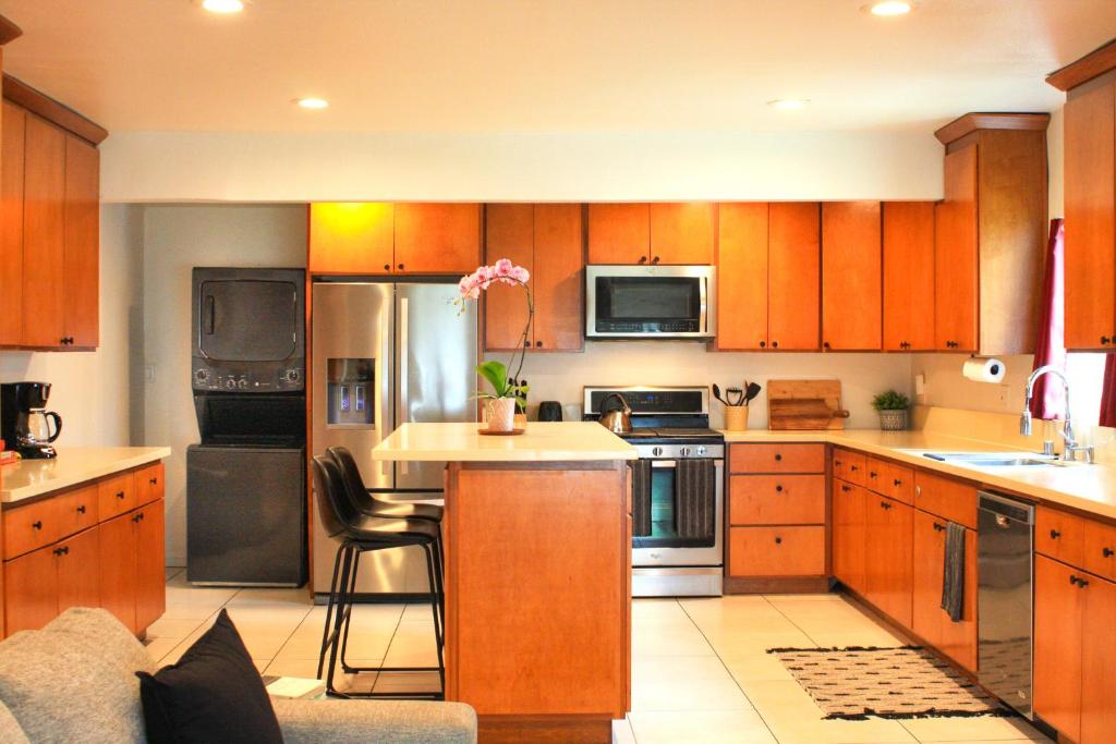 Kuchyň nebo kuchyňský kout v ubytování Conveniently located 2bd-LAX-Sofi Stadium-Space X