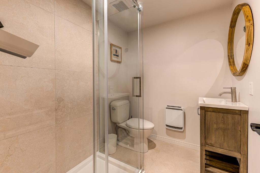 North House - Two bedroom Escape in the Heart of Old Quebec - Resim 18