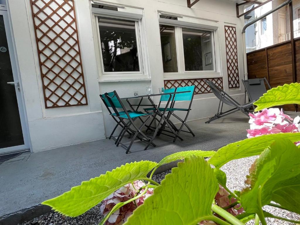 Balkón nebo terasa v ubytování Maisonnette cosy 3* avec terrasse au calme, proche centre-ville et thermes d'Aix-les-Bains - FR-1-555-95