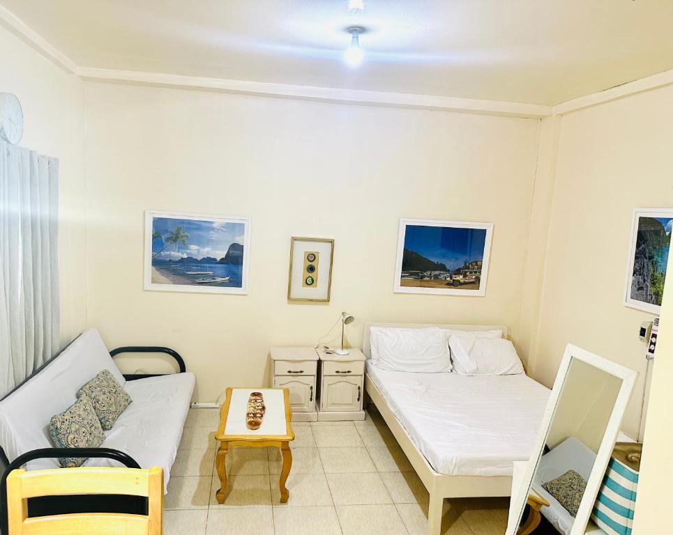 Postel nebo postele na pokoji v ubytování Home in Taytay