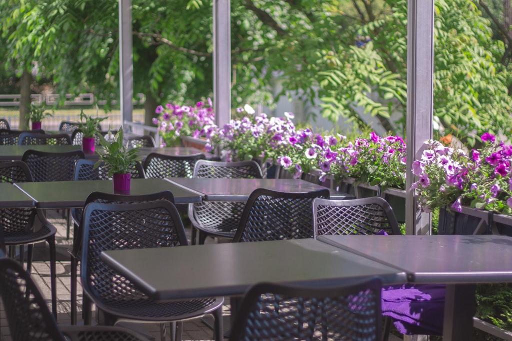 Dārzs pie naktsmītnes Bellevue Park Hotel Riga with FREE Parking