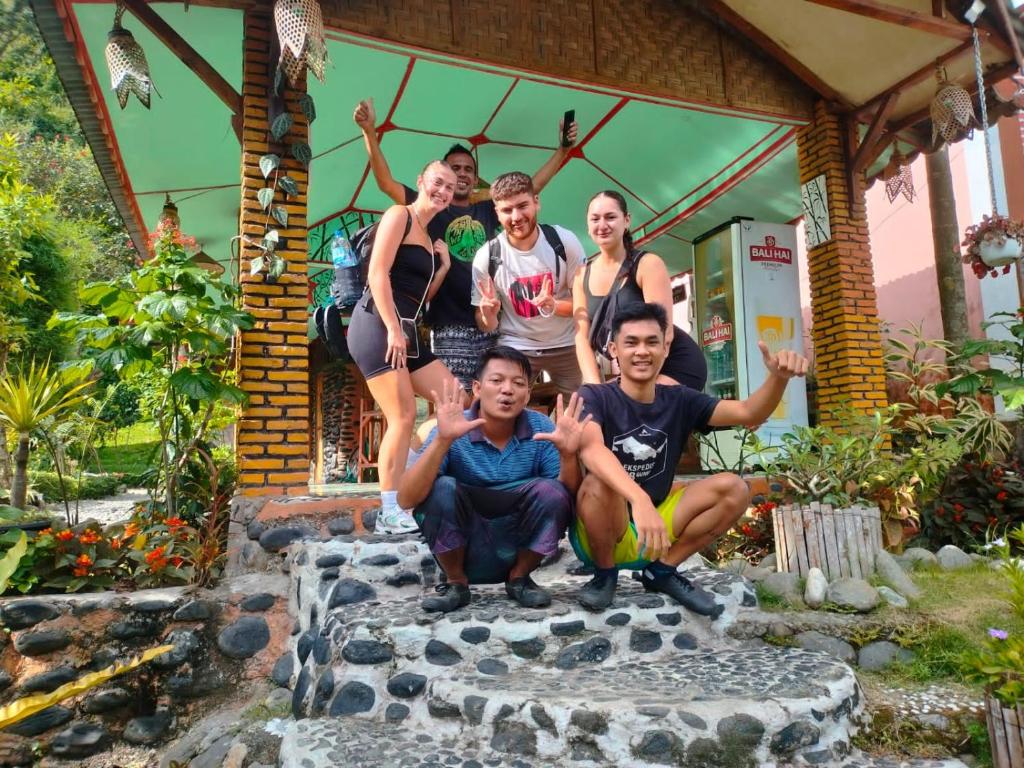 Ospiti di Lucky Bamboo'Bungalows-Resto and Orangutan Jungle Trekking Tours