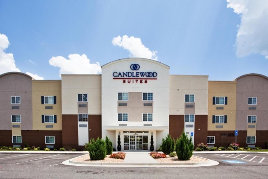 una representación de la parte delantera de un hotel Cranbrook en Candlewood Suites Casper, an IHG Hotel, en Casper