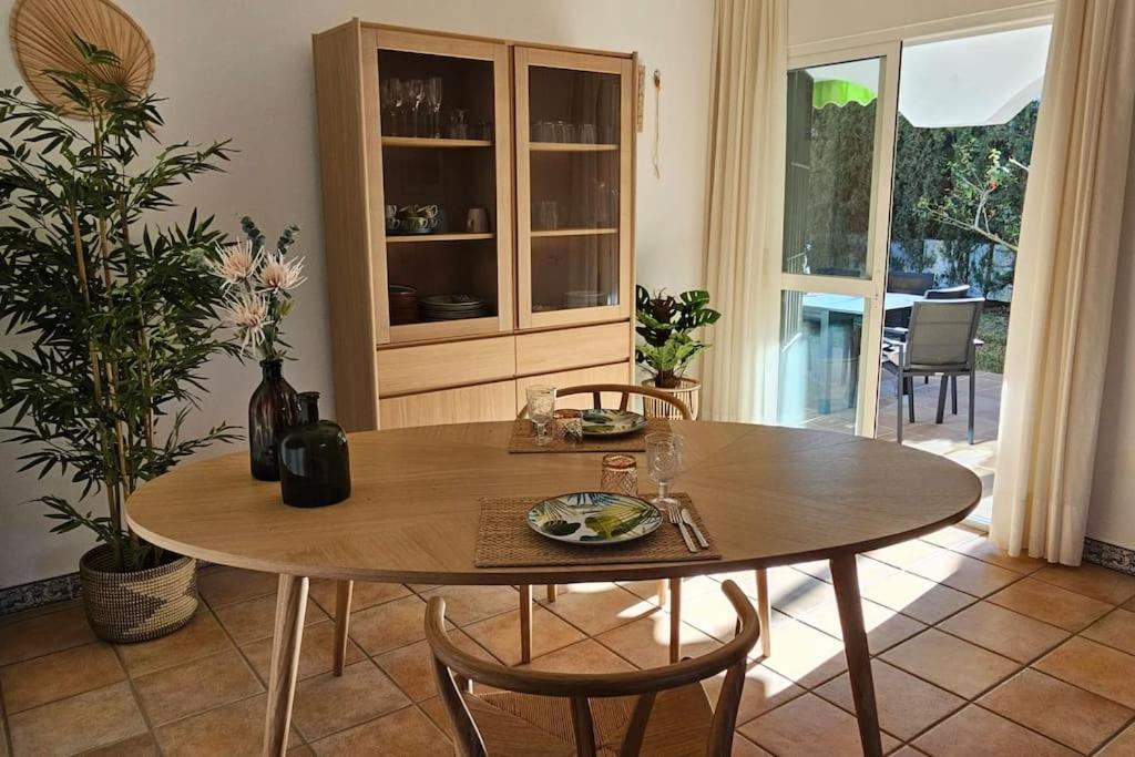 Fotografie z fotogalerie ubytování Villa mit großem Garten und Pool , 300M zum Meer v destinaci Conil de la Frontera