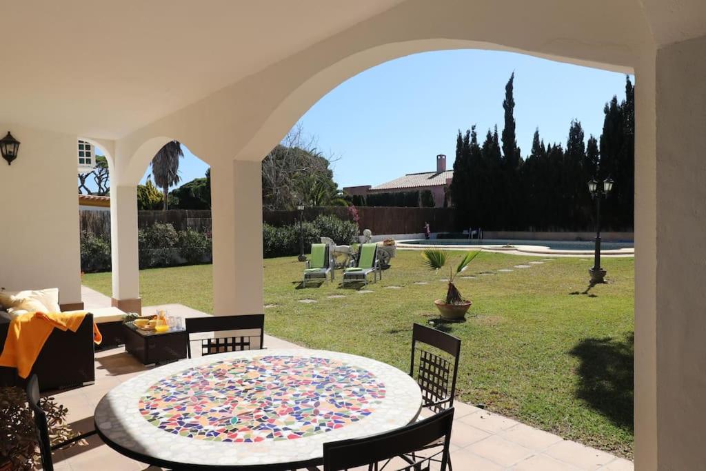 Fotografie z fotogalerie ubytování Villa mit großem Garten und Pool , 300M zum Meer v destinaci Conil de la Frontera