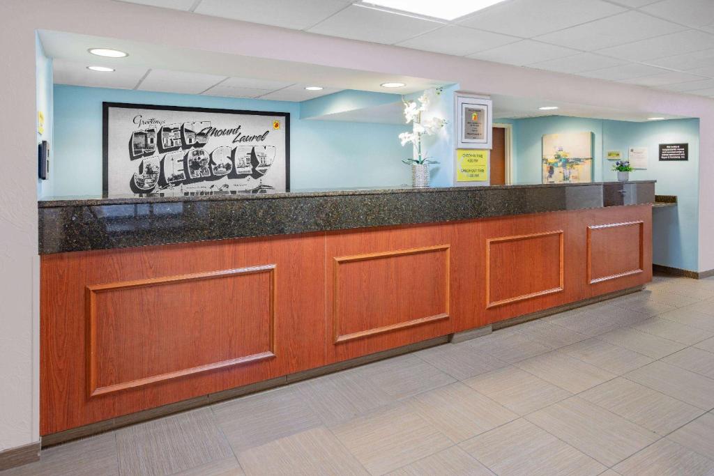 Fotografie z fotogalerie ubytování Super 8 by Wyndham Mount Laurel v destinaci Mount Laurel