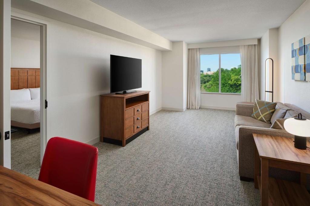 Homewood Suites Atlanta Midtown - 