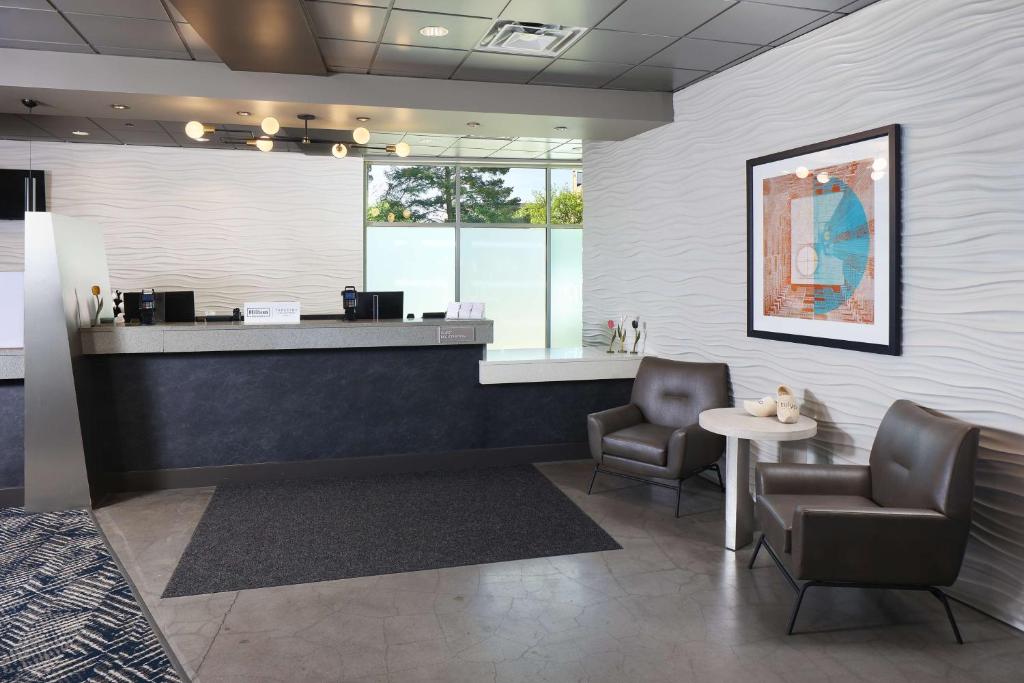 Tulyp, Tapestry Collection by Hilton photo