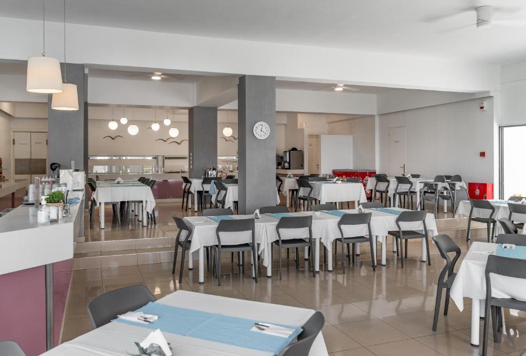 Restaurace v ubytování Sunrise Village Hotel - All Inclusive