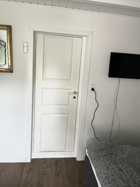 TV a/nebo společenská místnost v ubytování Sunbjerre B&B