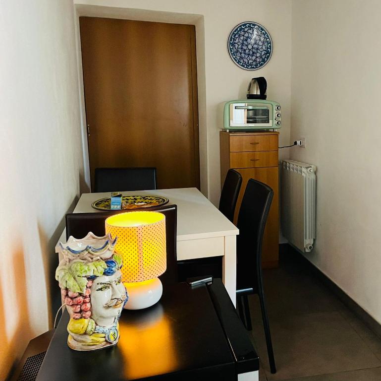 Kuchnia lub aneks kuchenny w obiekcie San Nicolò Holiday Home
