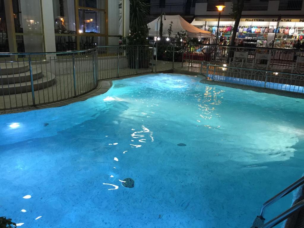 Bazén v ubytování Hotel Villa Verde nebo v jeho okolí