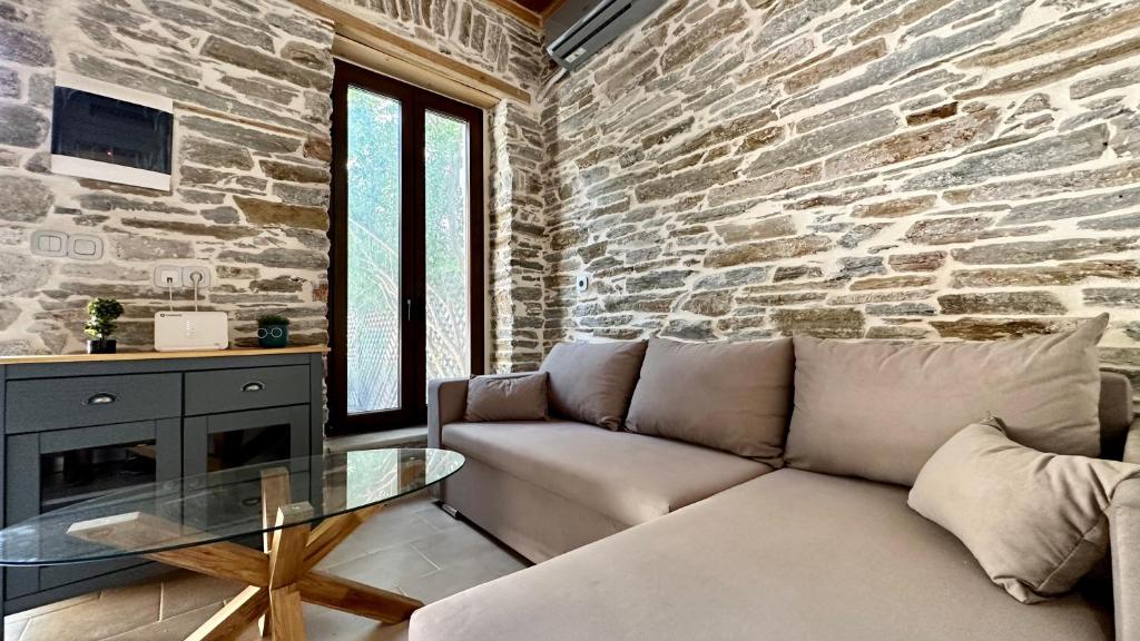 Posezení v ubytování Stone house in Afissos