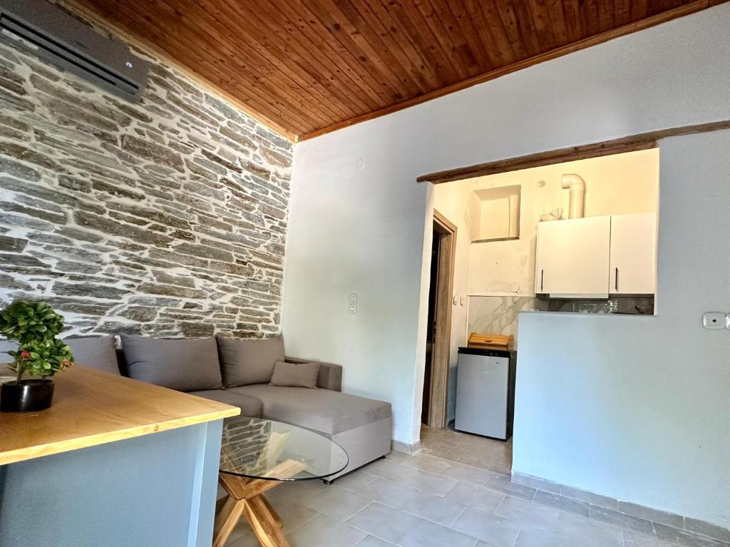 Kuchyň nebo kuchyňský kout v ubytování Stone house in Afissos