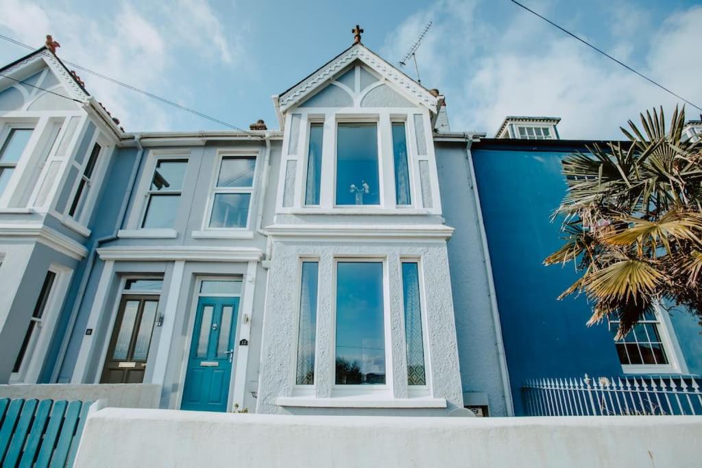 Falmouth townhouse with estuary views and parking, Flushing (updated