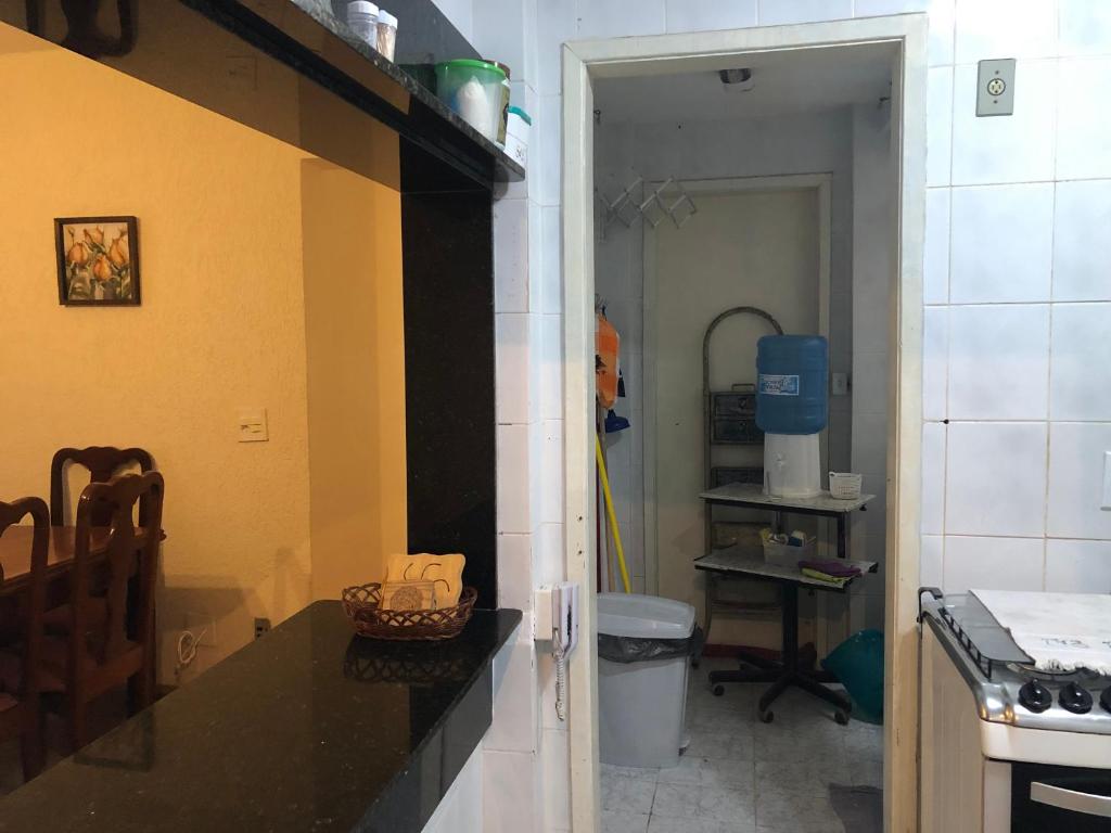A cozinha ou cozinha compacta de Apto MAR AZUL CARIBE - PRAIA DO FORTE - 3 minutos a pé da praia
