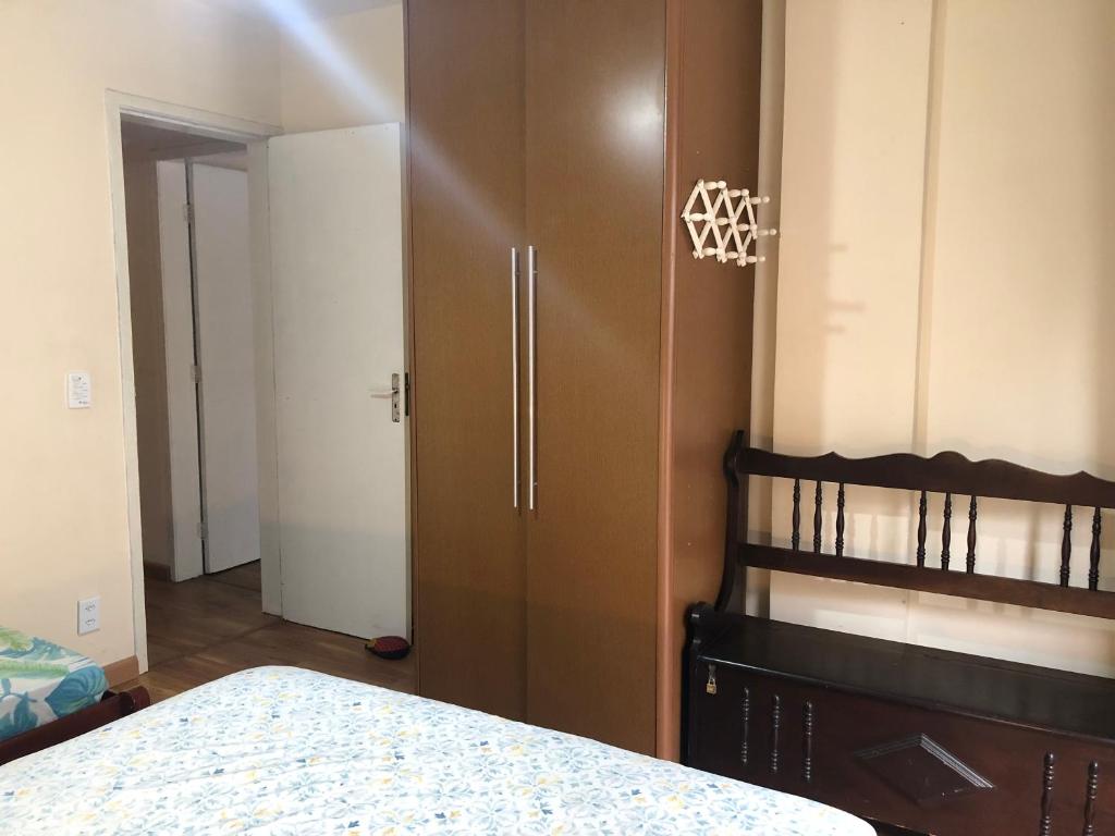 Cama ou camas em um quarto em Apto MAR AZUL CARIBE - PRAIA DO FORTE - 3 minutos a pé da praia