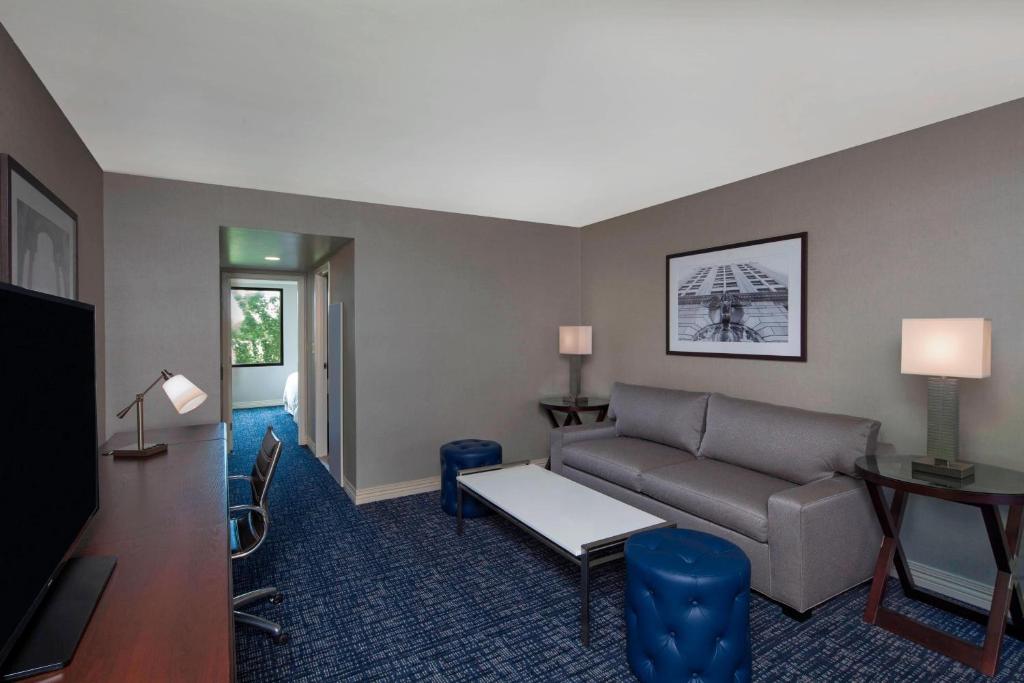 Sheraton Suites Philadelphia Airport - 