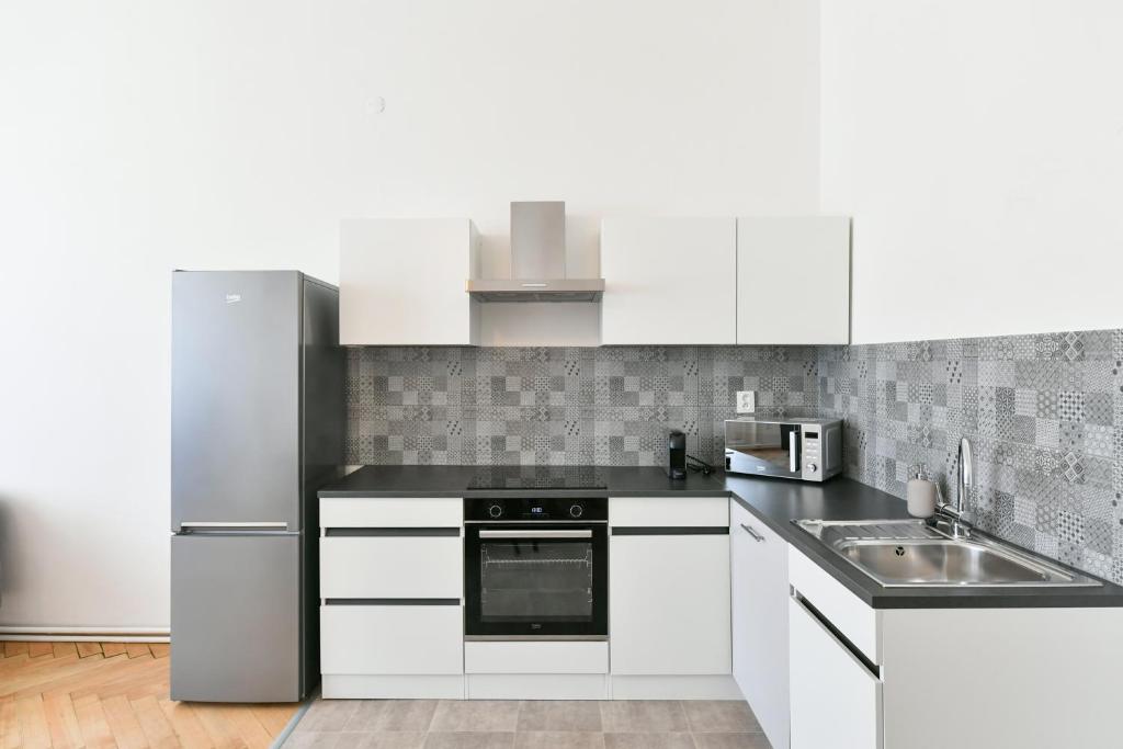 WSP Petrin Garden Apartments - 12